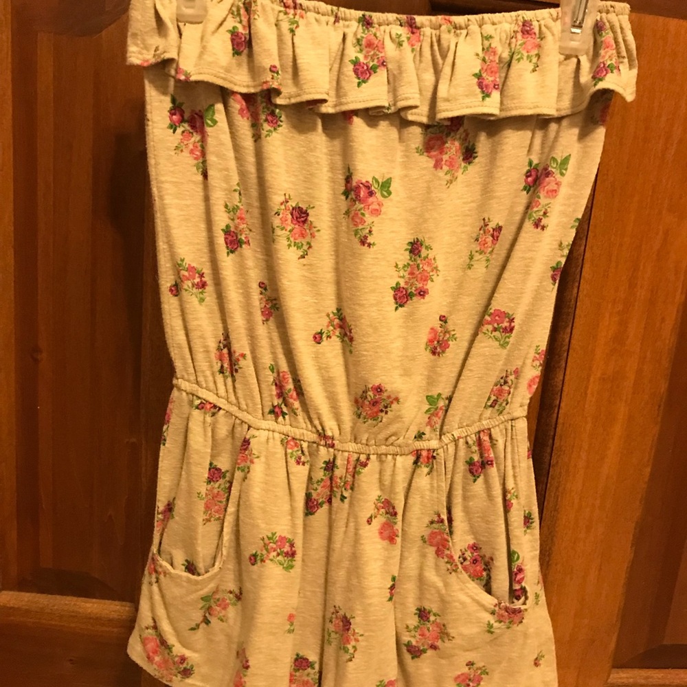Floral print tan romper